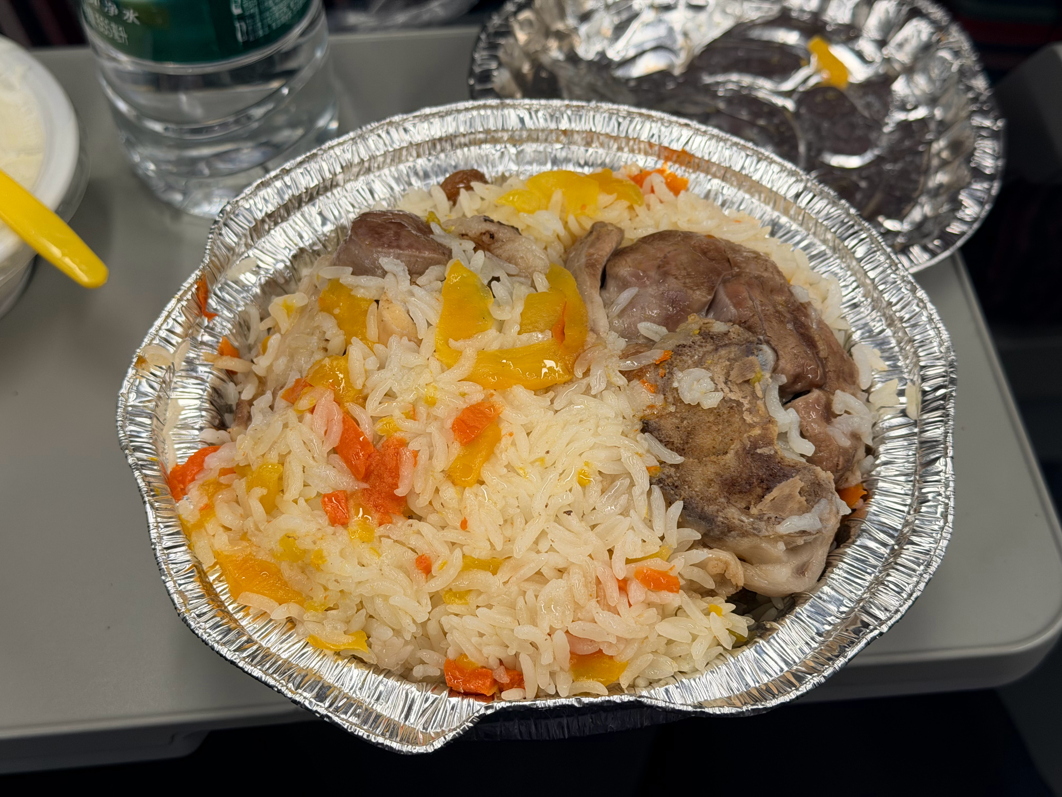 入疆第一日，飞机落地后距离高铁启动有2小时，我和淘淘果断决定打车去【努日曼无花果