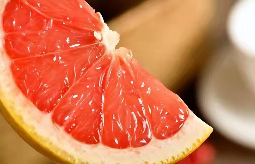 标题：柚子大量上市！医生紧急警告：糖尿病人吃柚子，不注意这7点=血糖坐火箭！有人