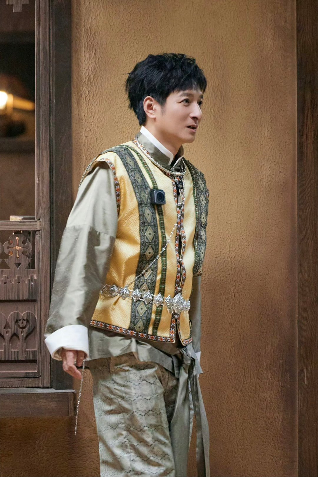 李维嘉来大侦探做卫生监督员大侦探李维嘉化身卫生监督员，检查王鸥负责的区域，还认真