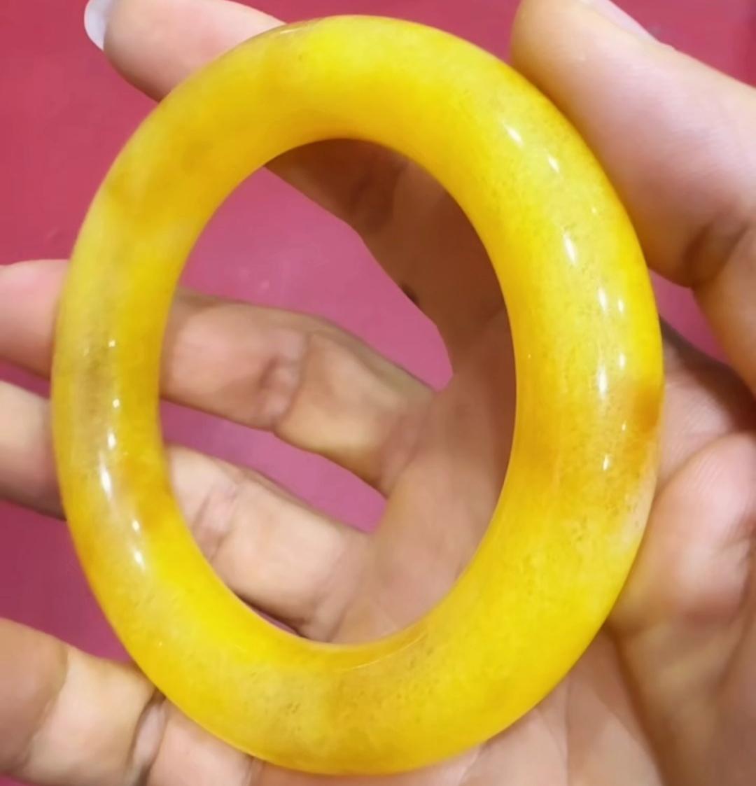 工薪阶层如何玩转艺术品收藏工薪阶层要想玩转艺术品收藏，要少走弯路，少花冤枉钱，别