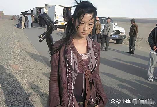 刘亦菲新造型惊艳亮相，宛如末世文女主穿越而来，帅气逼人，气场全开，令人眼前一亮！