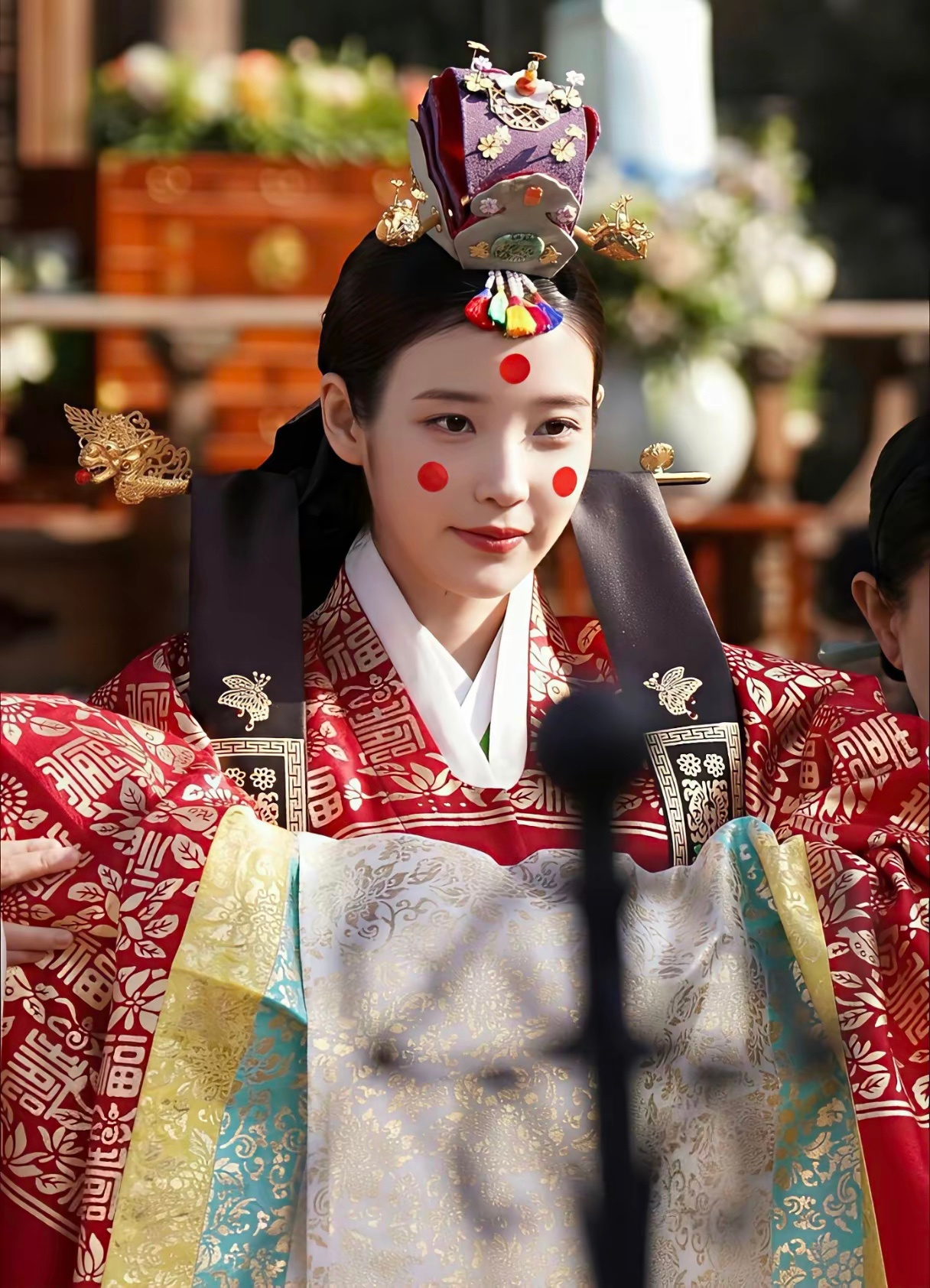 果然人越缺少什么就越在意什么IU和李钟硕分开，我不惊讶我惊讶的是，IU和李钟硕都