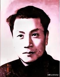 1944年，地下党任远被俘。一听叛徒指认了自己，当晚就摇醒狱友李永，牙关打颤：“