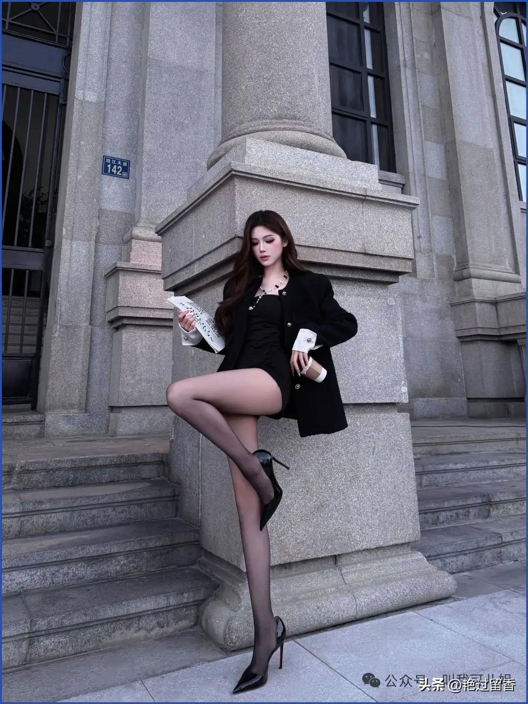 如何穿搭才能展现气质和高贵?