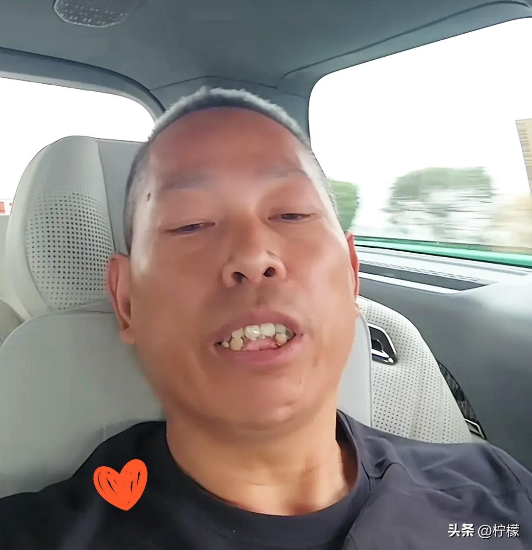 我本来以为张雪已经无敌了，
万万没想到，原来张雪的师傅更是个牛人，他居然是造飞机