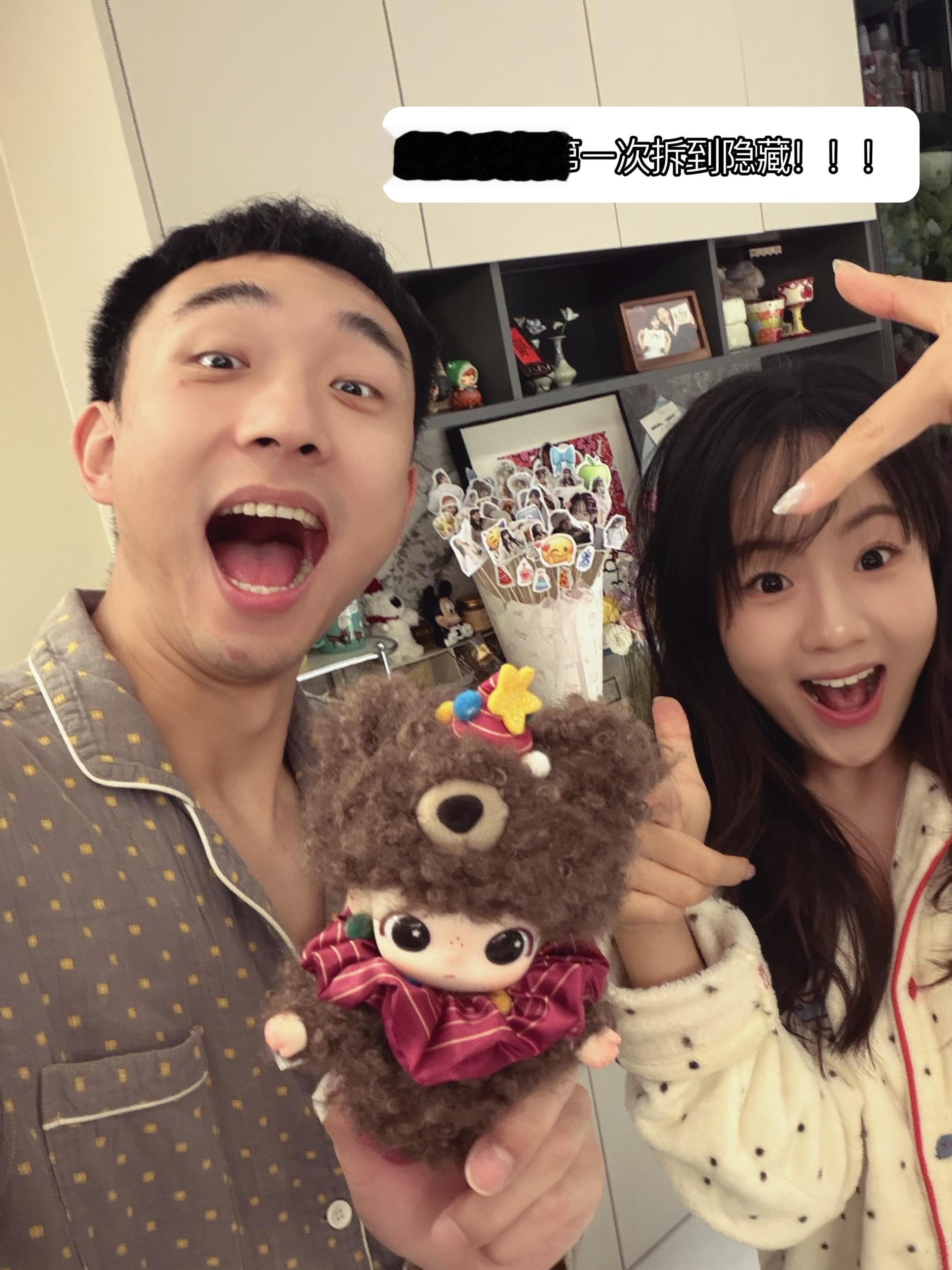 我俩混盲盒圈这么久，第一次拆到隐藏