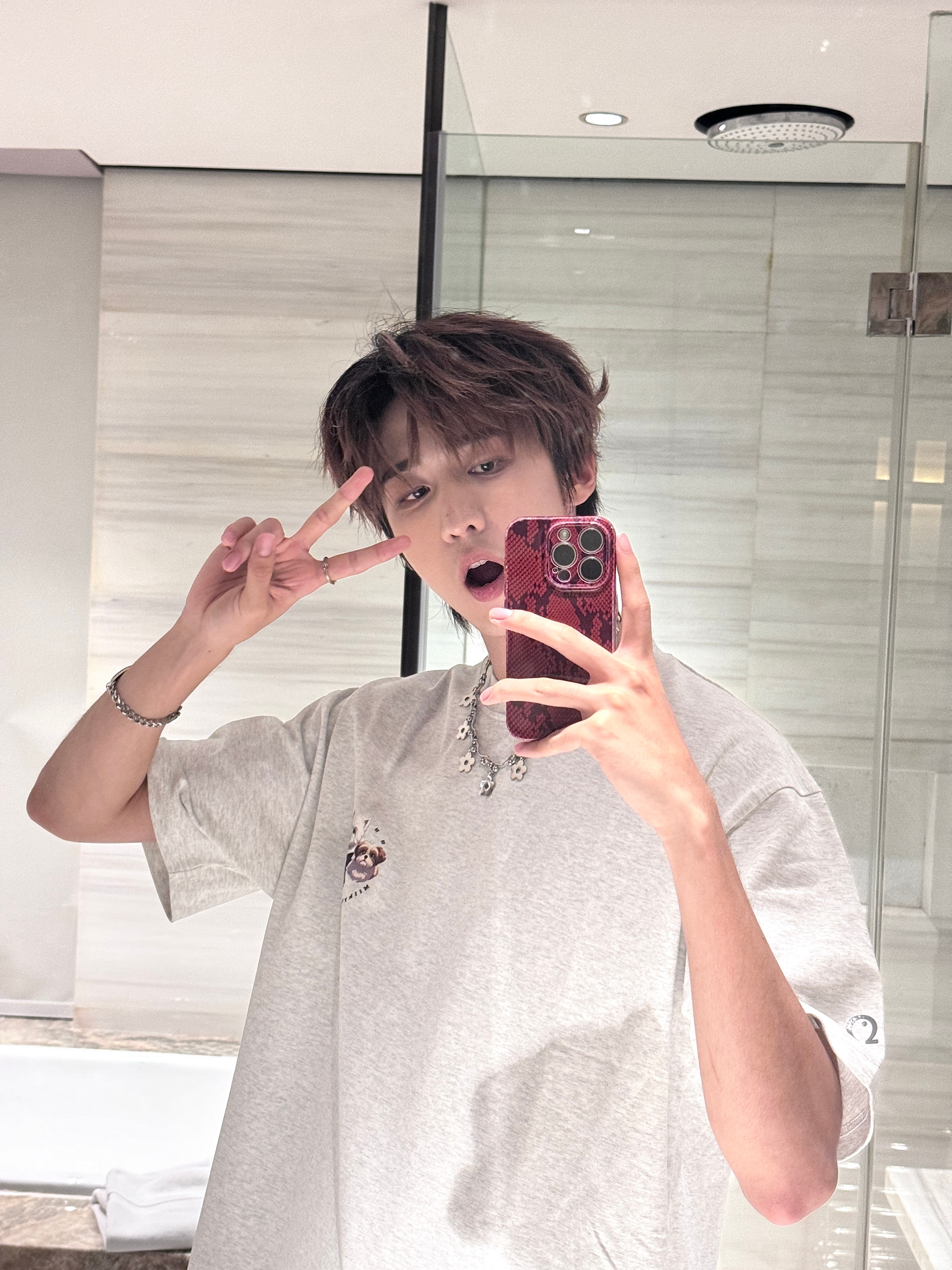 赵让Ryan[超话]赵让桃花坞赵让的ootd 分享照片[奶牛猫]每一套ootd都
