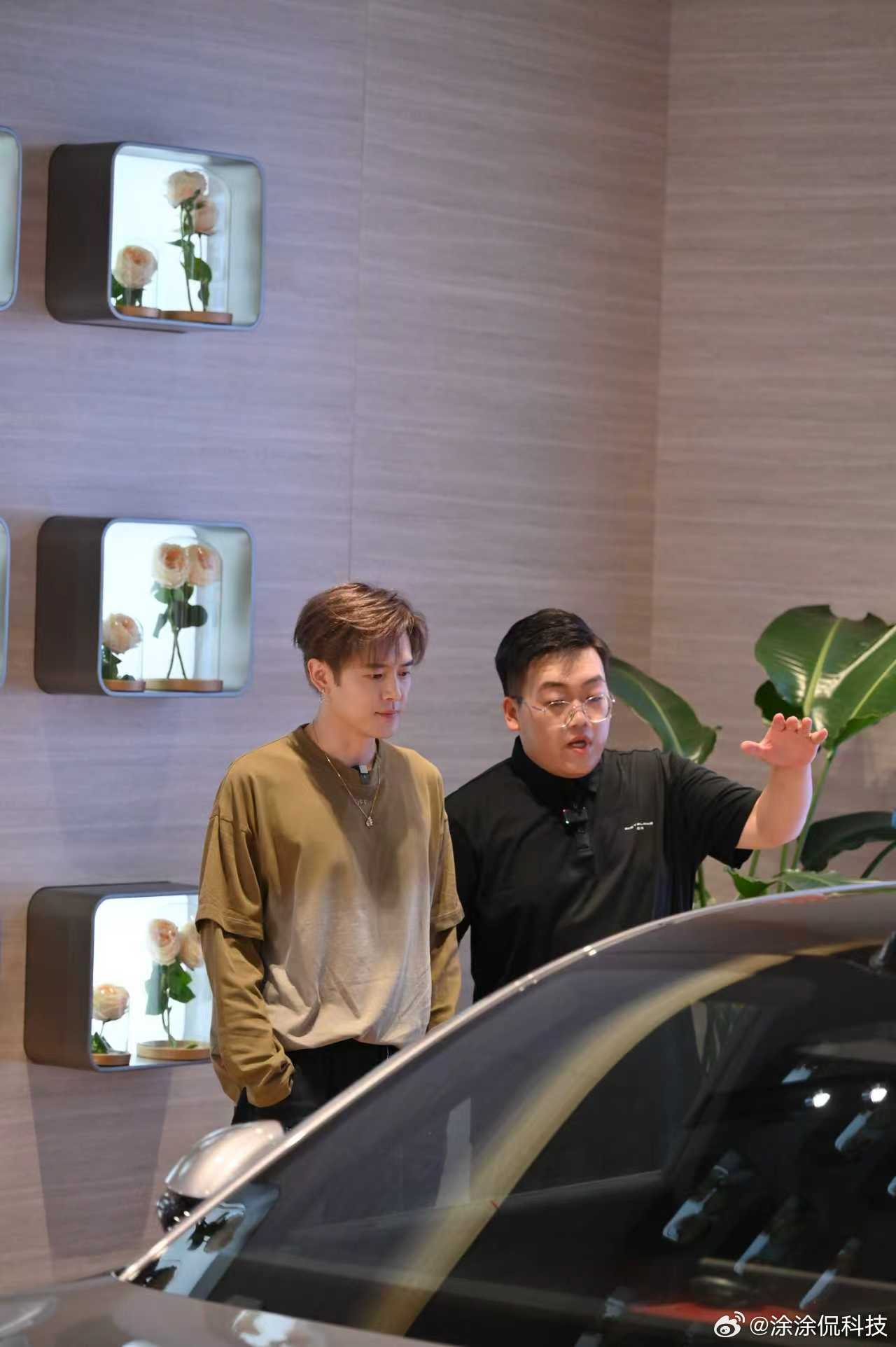 付辛博说想来一场自驾游付辛博提车后最想做的，不是先研究怎么拍大片，而是开着启境G