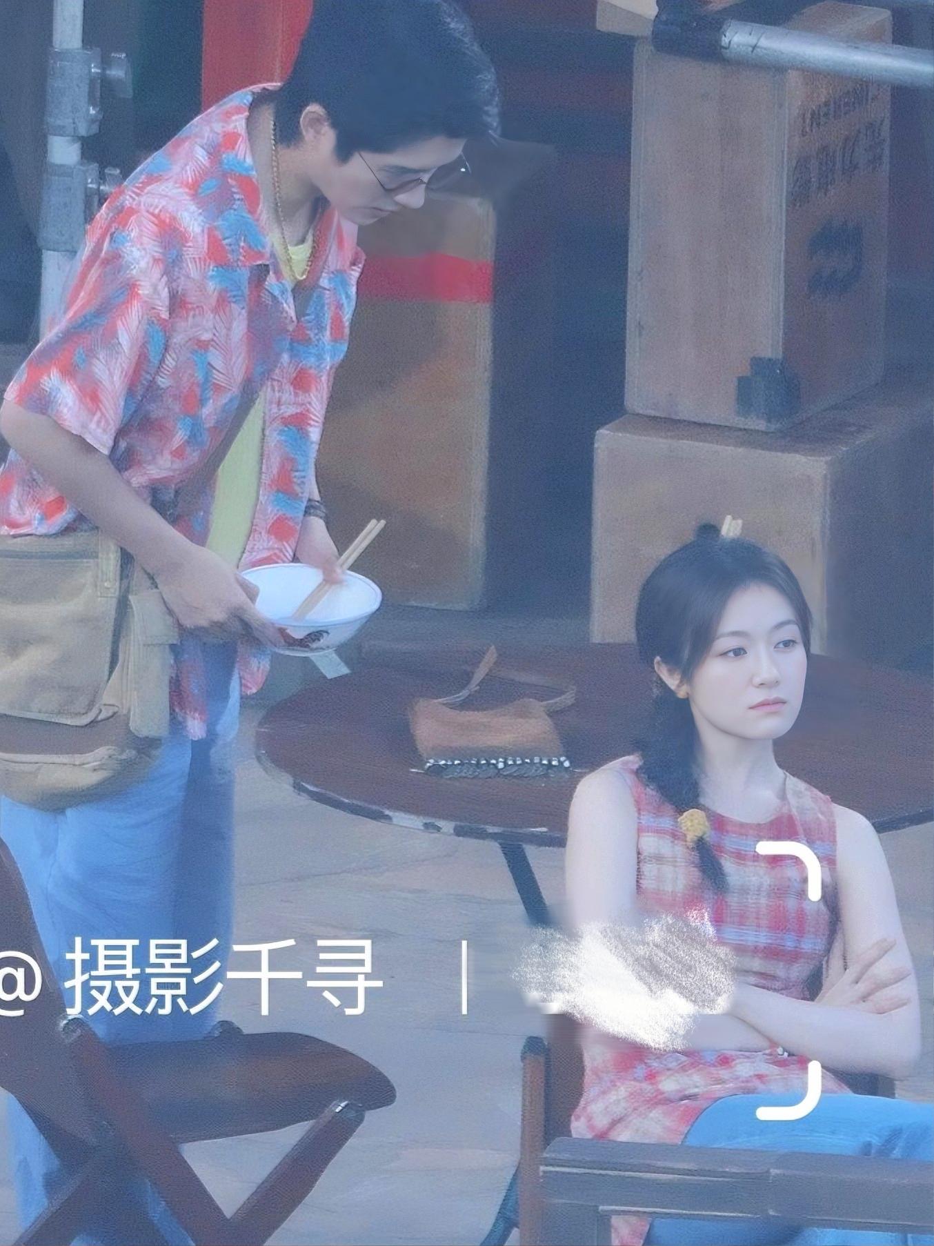 哈哈哈哈妹妹这个傲娇劲儿，俩人这个造型很多巴胺