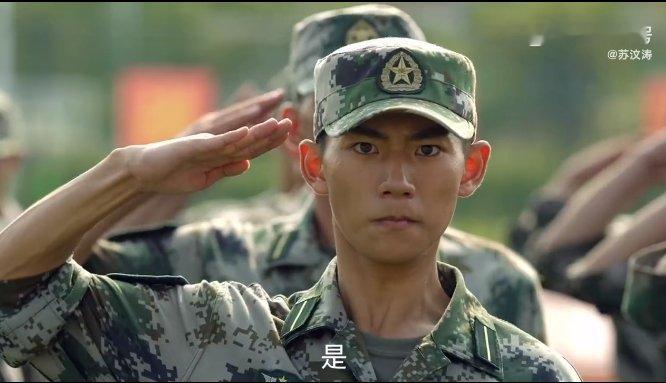 一代人有一代人的士兵突击  青春逐梦，无畏前行！少年们在校园里书写着属于自己的荣