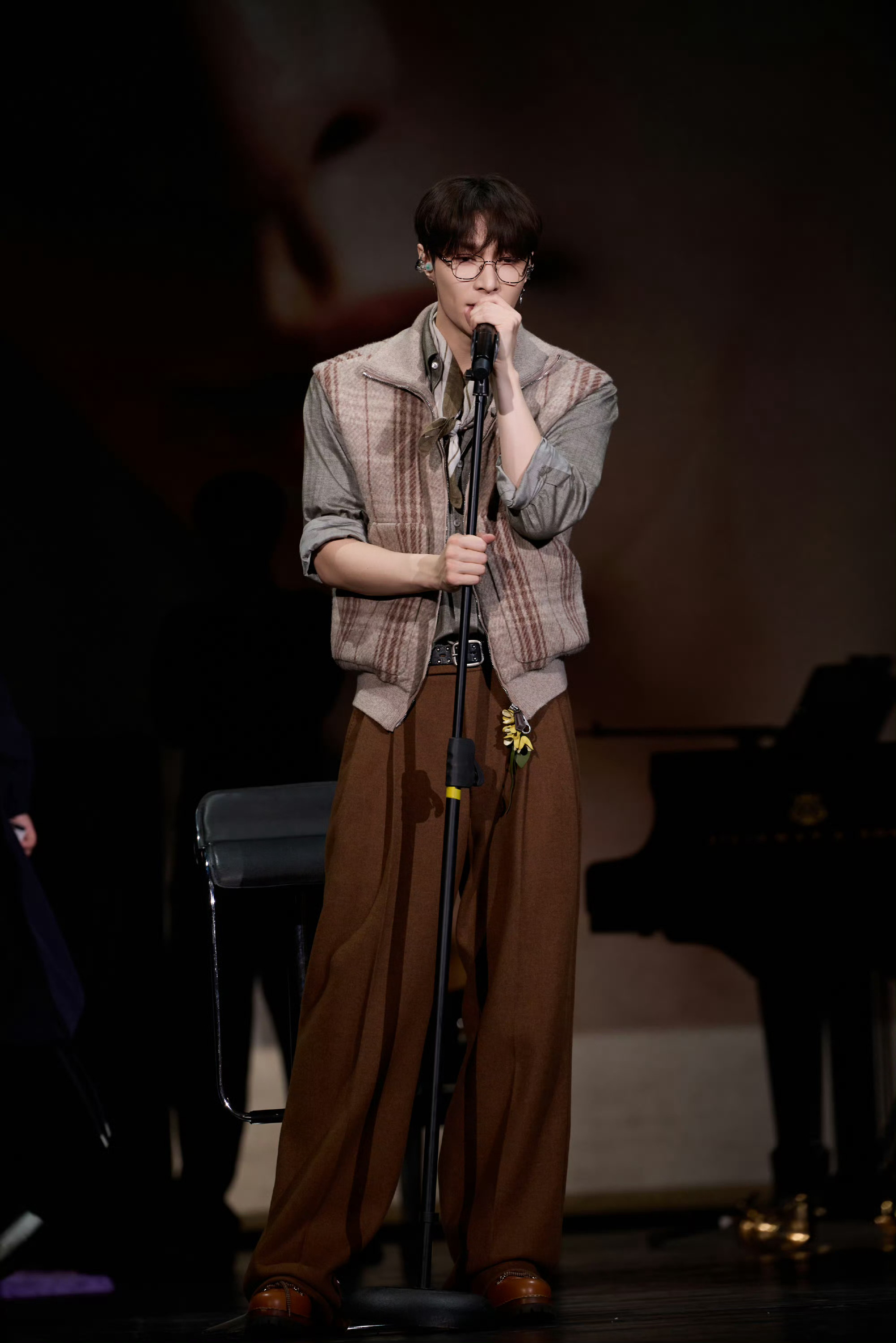 你的智慧和才华就像璀璨的星辰，帅气迷人张艺兴，天天快乐呀！ 