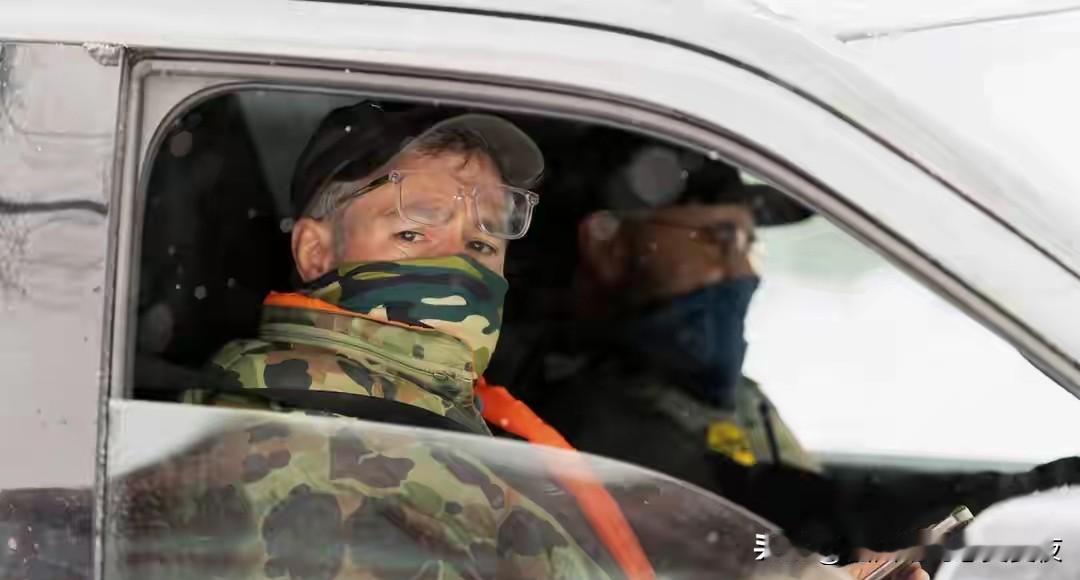 42分钟视频引爆美国！特朗普发飙：敢驱逐美国特工？一群败类！