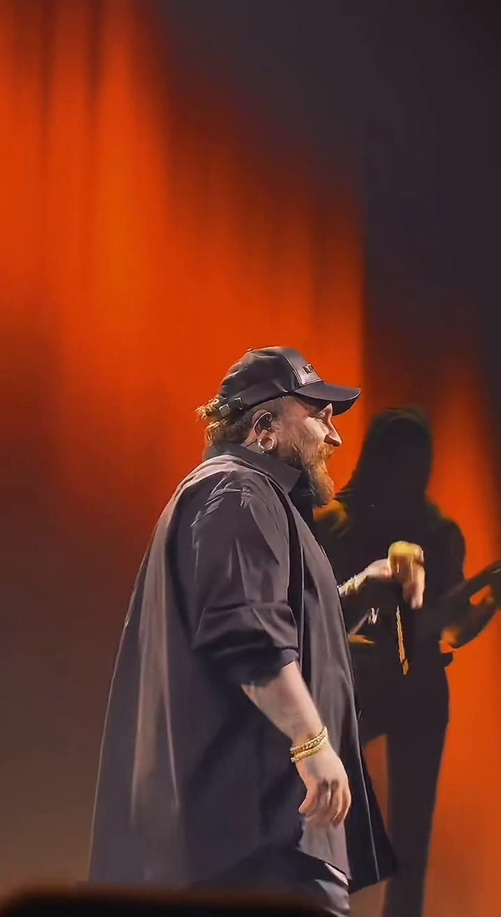 最近我深受困扰，我已经不认识自己，感觉高墙在不断地向我逼近，恶魔敲响我的房门。