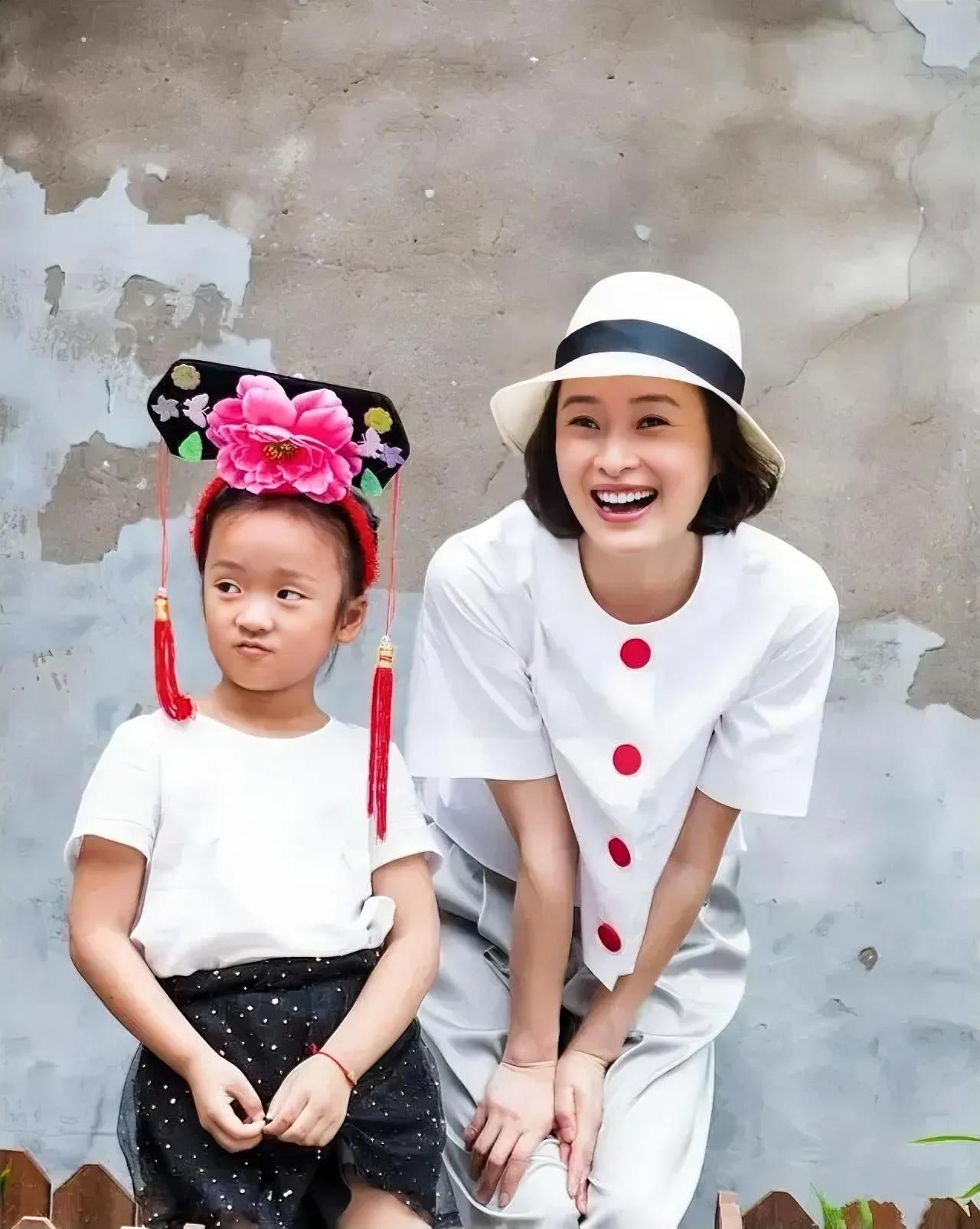 不是第一眼美女的她，为什么让人越看越舒服、越看越美呢？

娱乐圈一个中年女演员还