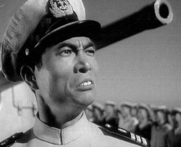 1943年6月7日，山东肥城演马庄，全村男女老少，被日伪军用刀枪逼着，到中心街口