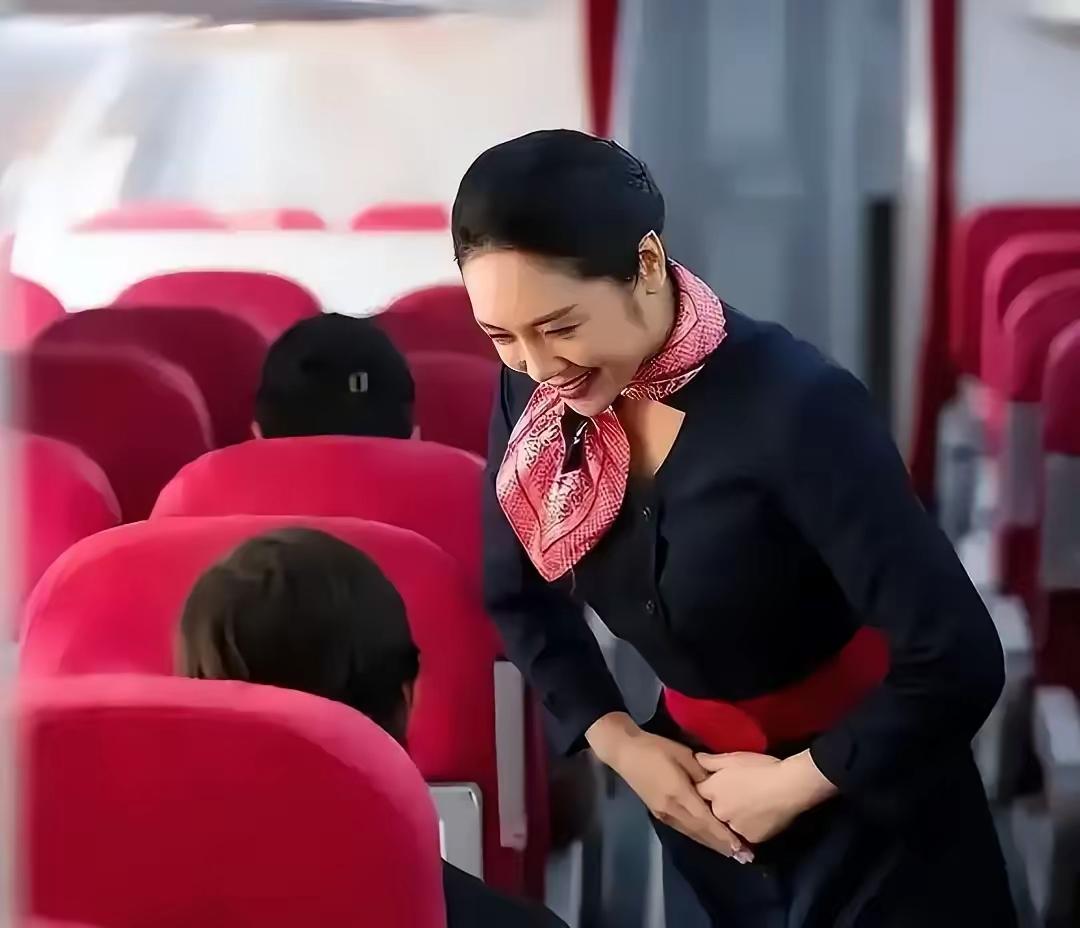 千呼万唤始出来，东航的通告出来了，大快人心！

很多人都好奇，东航报案之后，这名