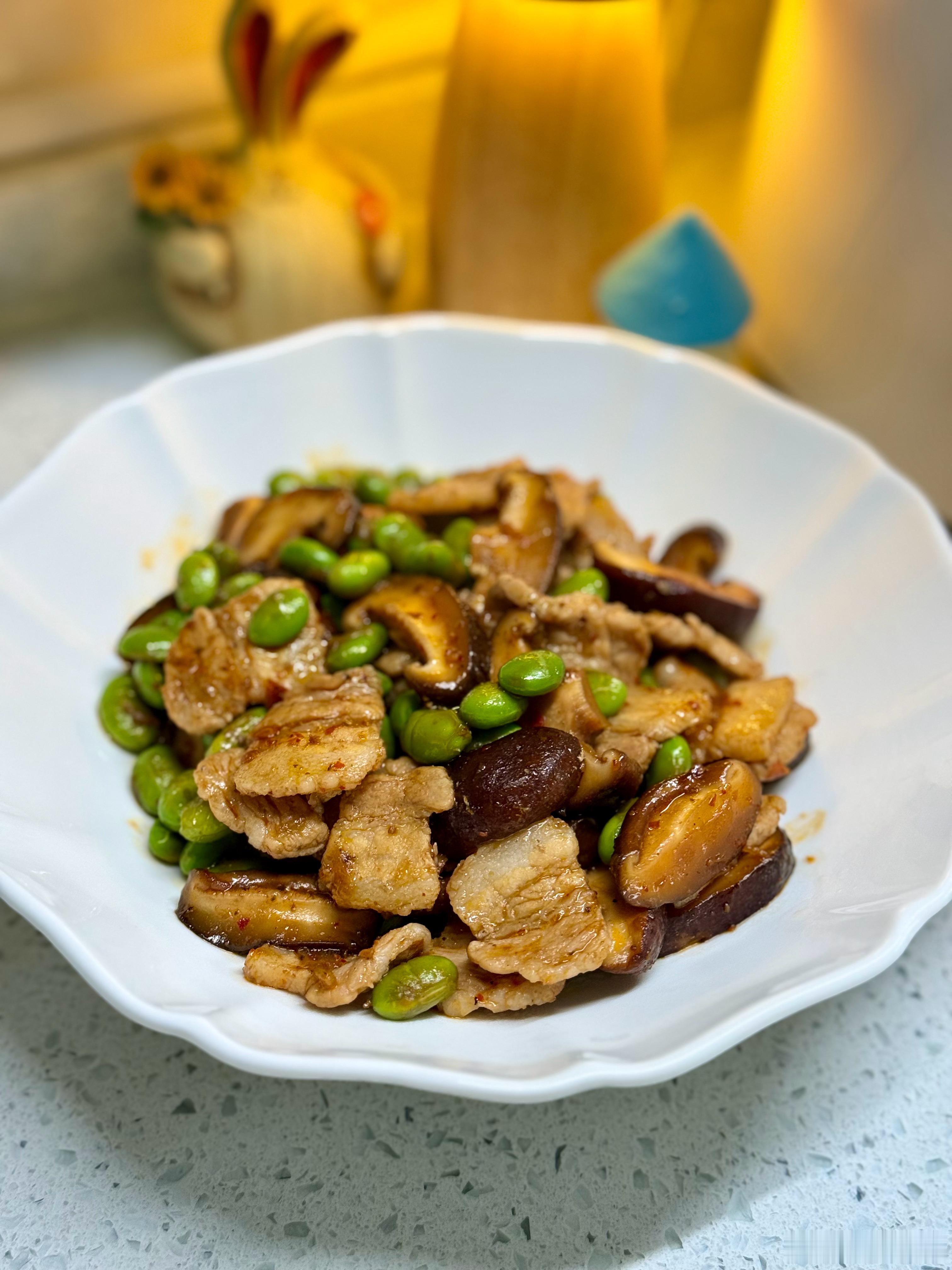 番茄牛腩 毛豆香菇小炒 炒青菜 莲藕排骨汤 ​​​