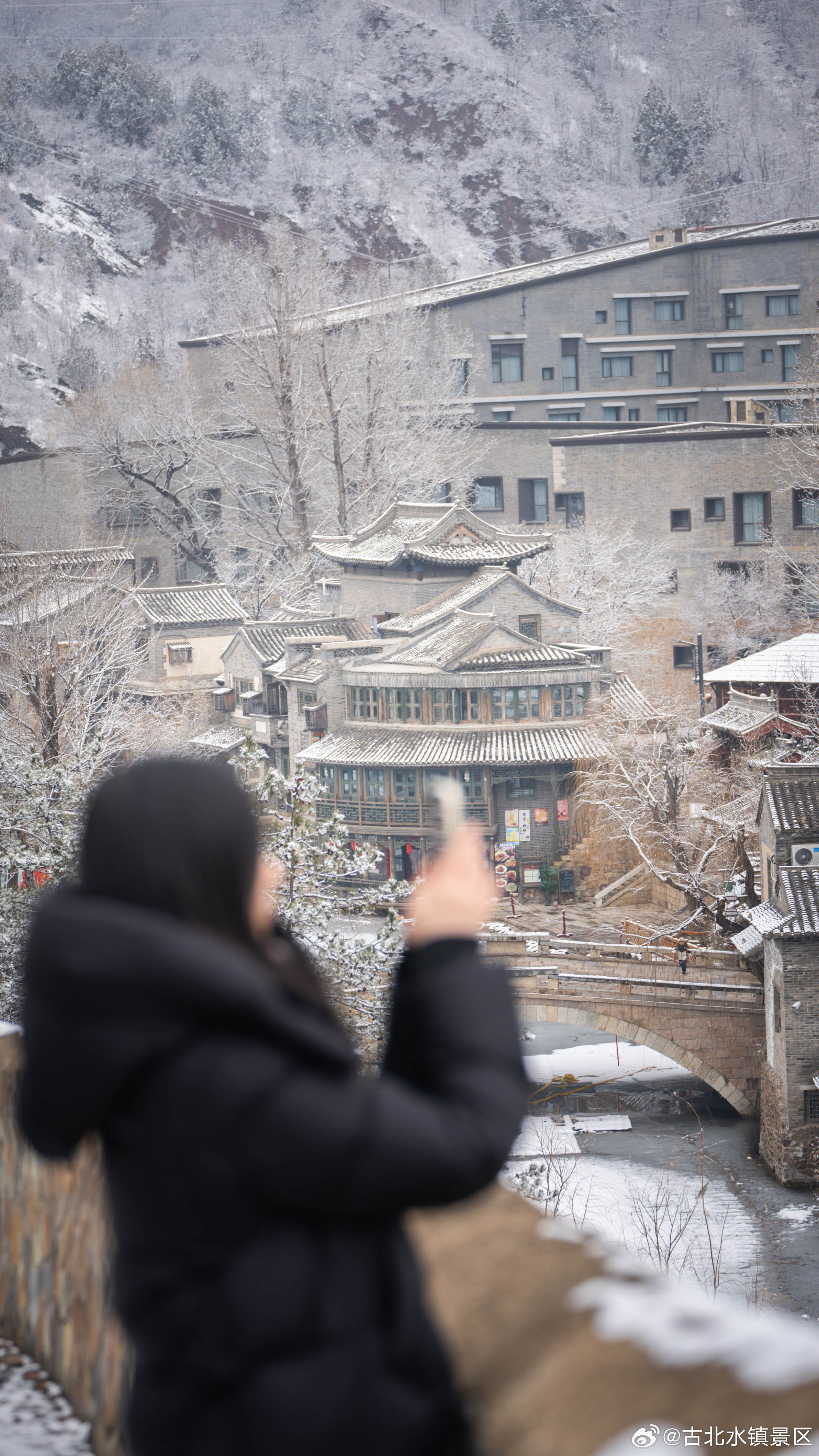 💕想和你一起看雪❄，也想和雪❄一起看你👀晚安，宝子们~#古北水镇##司马台长