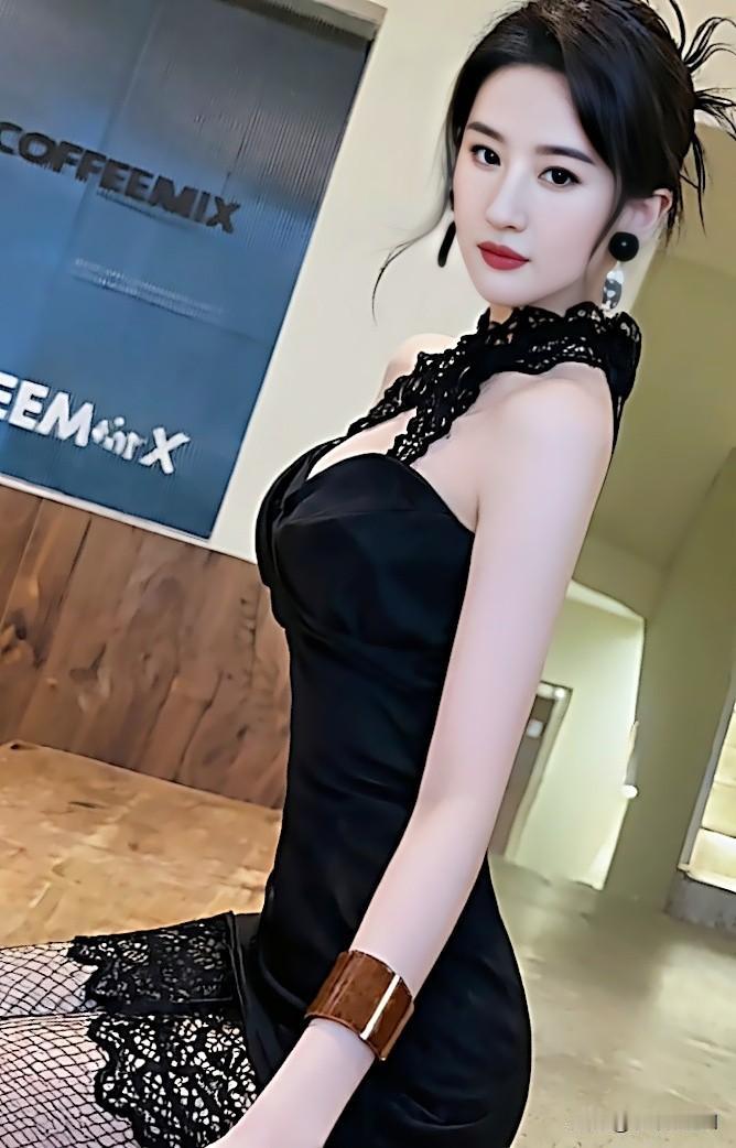 刘亦菲黑色造型惊艳绝伦气质优雅性感妩媚让人眼前一亮明星 女明星 气质女明星