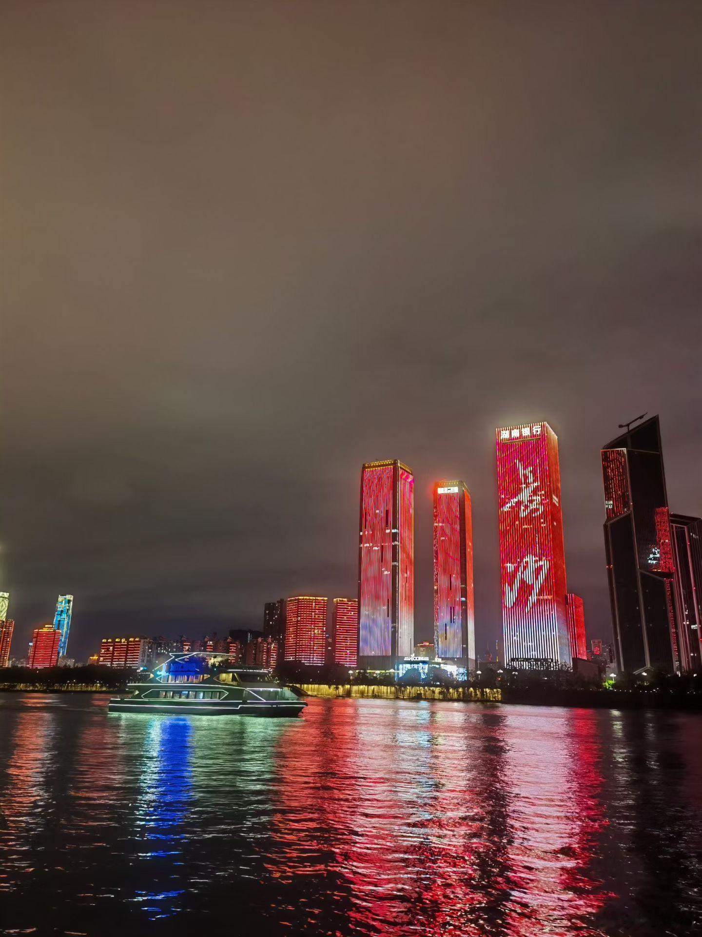 情感语录情感语录 不必纠结当下，也不必太担忧未来。人生没有无用的经历，每一场遇见