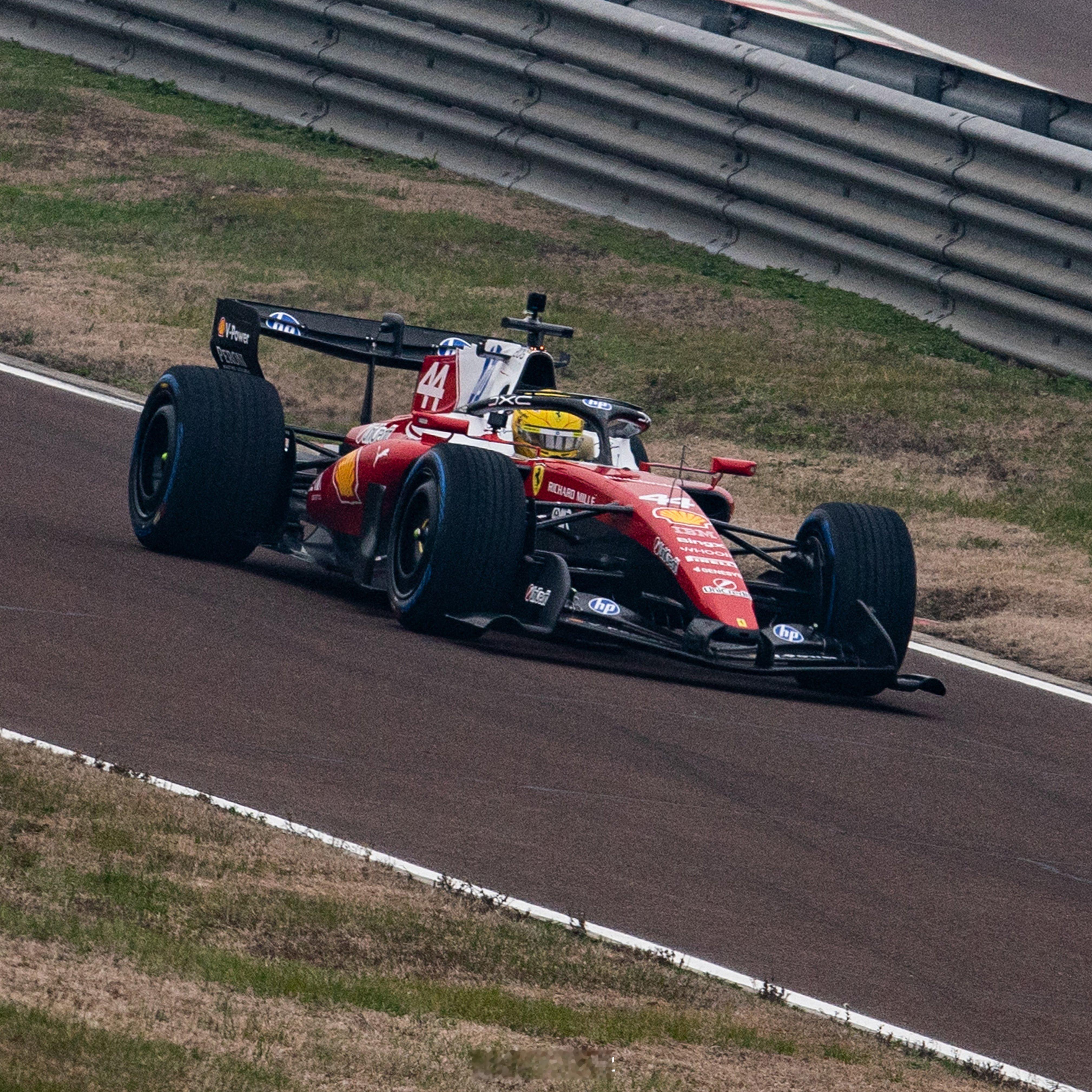 汉密尔顿在菲奥拉诺的新车首航F1