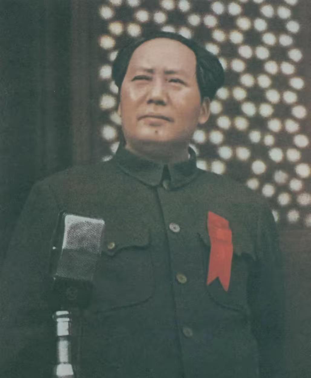 破案了，毛主席为啥越来越被念叨 不是因为谁刻意宣传，也不是因为啥虚头巴脑的讲究，