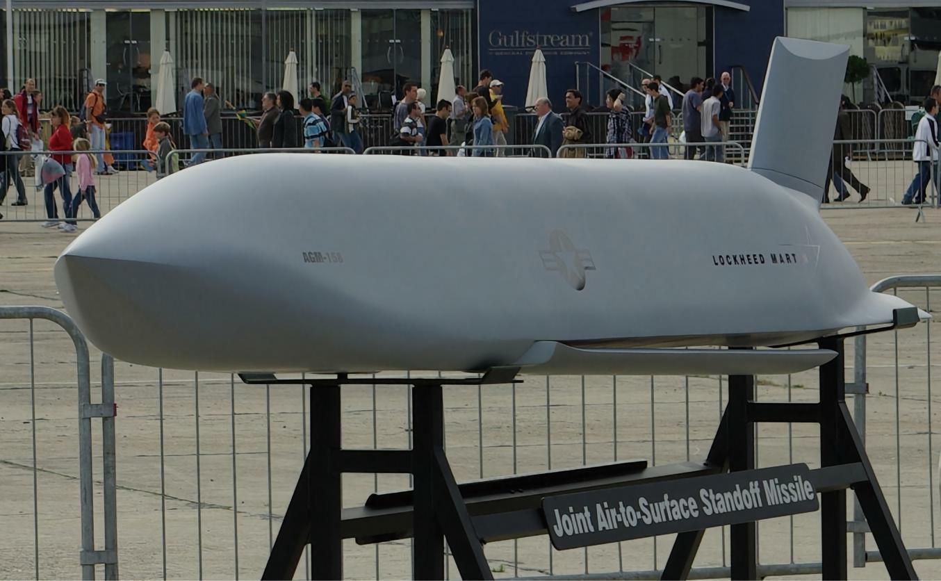 每天认识一件兵器 美国AGM-158联合空对地防区外导弹AGM-158联合空对地