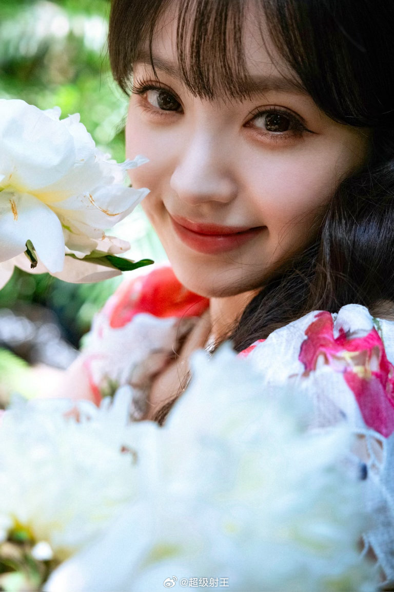 田曦薇 