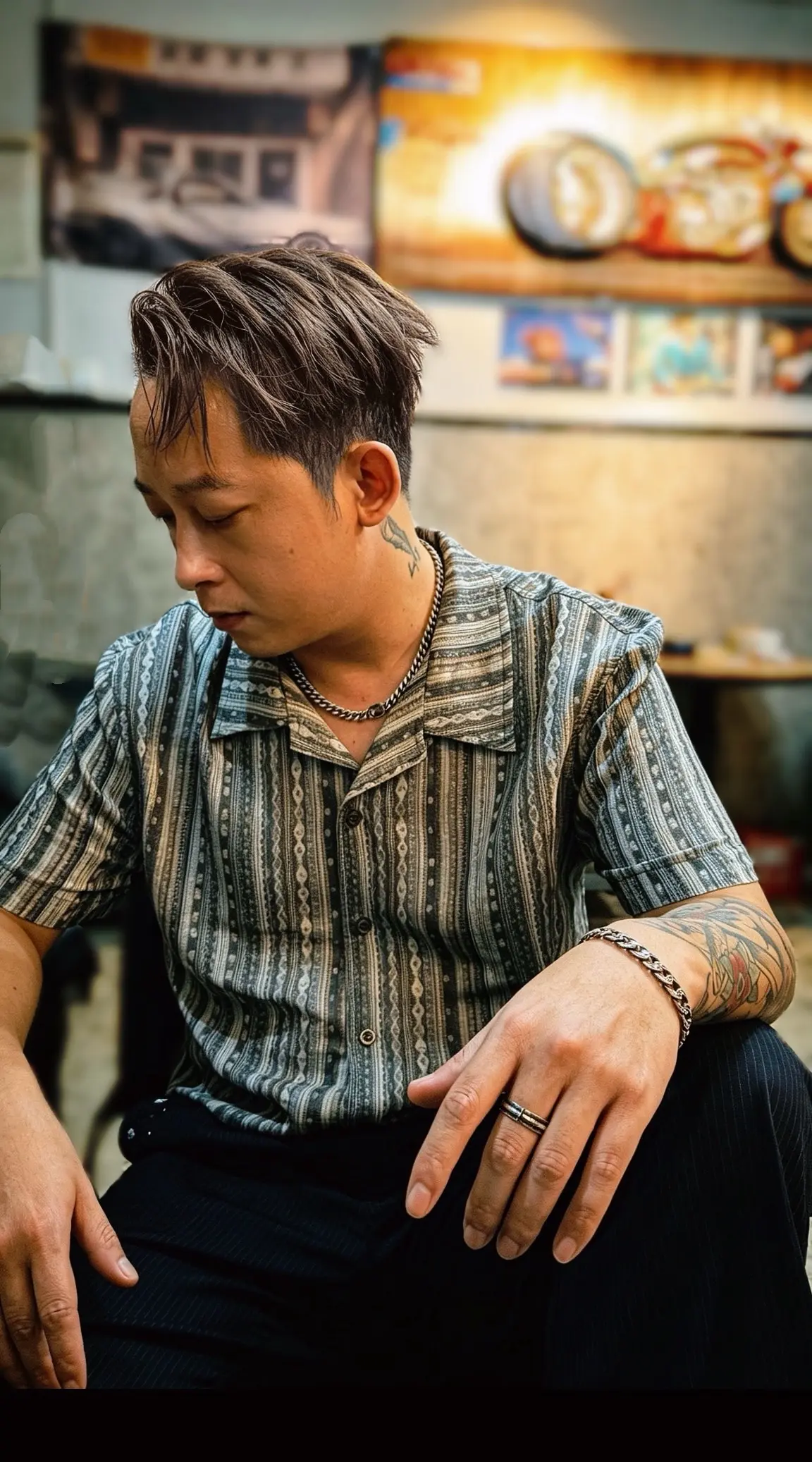 “生活和朋友，越简单越好，人到一定年龄最简单的快乐就是：穿自己喜欢的衣...