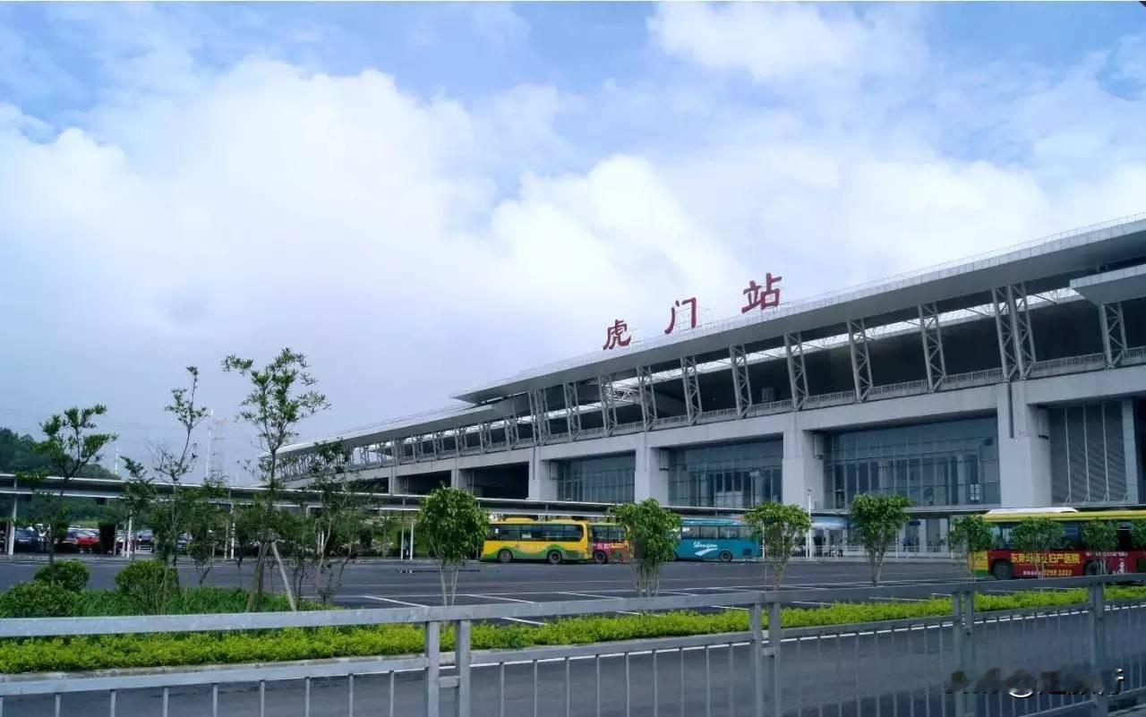 关于东莞可能我和很多人有着不一样的记忆，我第一次到东莞是去工作，也是第一次自己乘