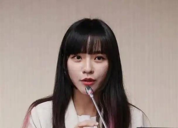 就在刚刚，

台“民进党当局”发布声明，

3月30日，针对国民党主席郑丽文即将