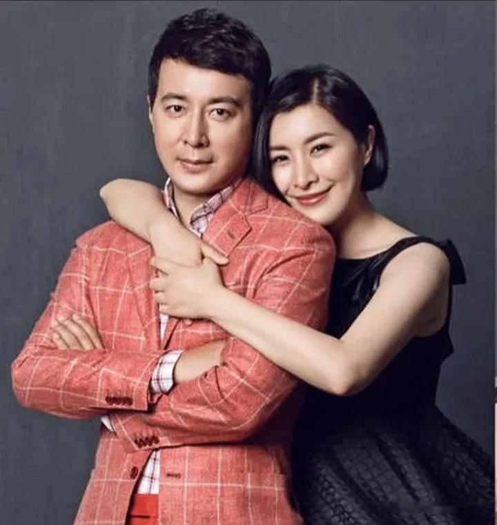 又一对低调明星夫妻，
于洋王雅捷结婚十二年，感情依旧如初，可以说娱乐圈还是有真爱