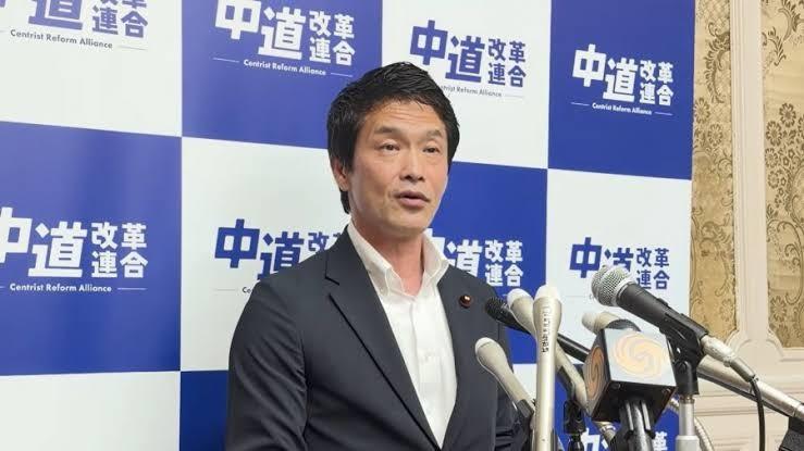 高市还没自救，在野党就撑不住了，踩刹车的重任只能交给麻生太郎？“中道改革联合”成