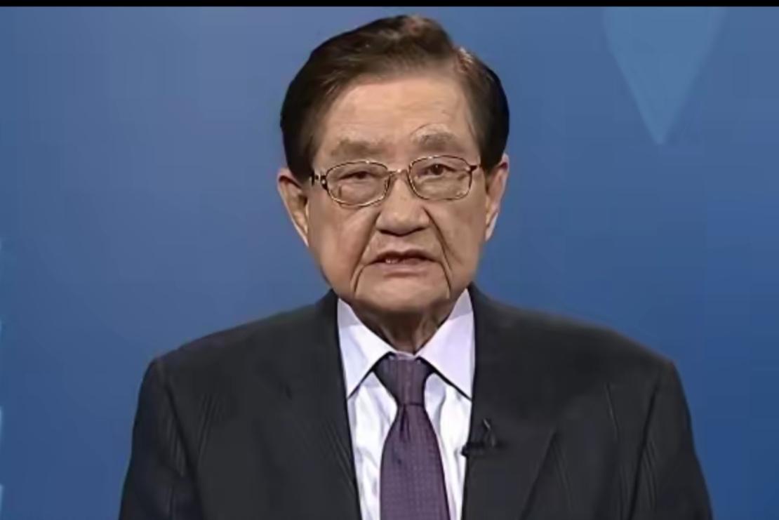 84岁的民进党创党元老叶耀鹏在一档直播节目中语气坚定地表示: