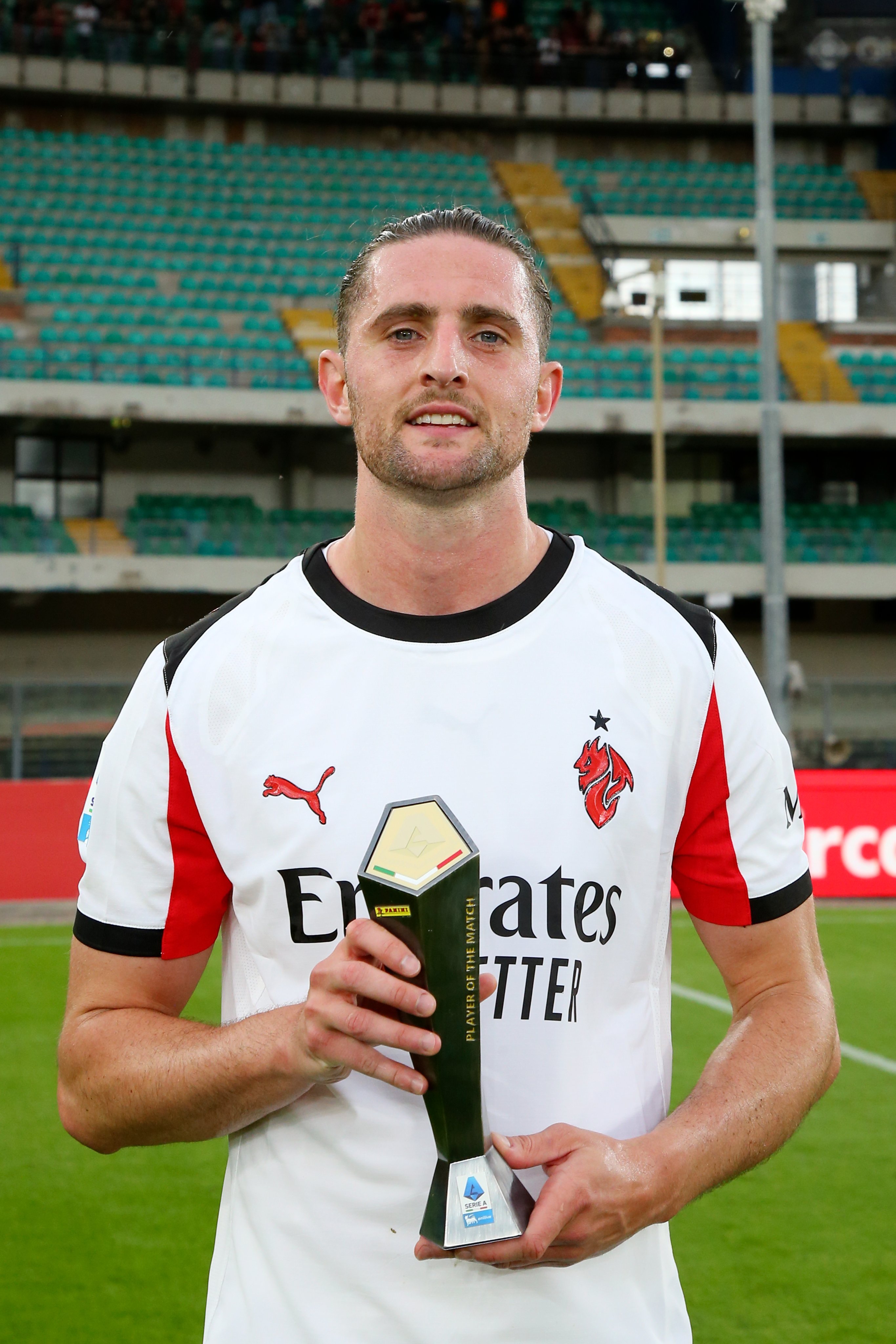 【官方】 维罗纳0比1AC米兰 🎖️ 拉比奥特🇫🇷当选本场比赛最佳球员。意