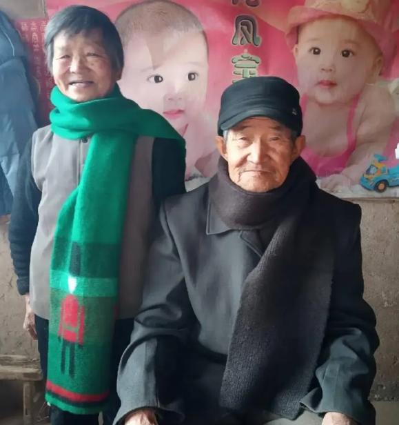 1998年，山西男子捡到刚出生女婴，含辛茹苦拉扯大，送她上学，谁料，孩子10岁时