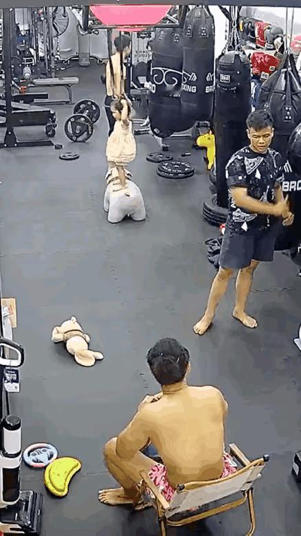 看到这视频，我反手就打了我儿子一巴掌，真是人比人气死人。