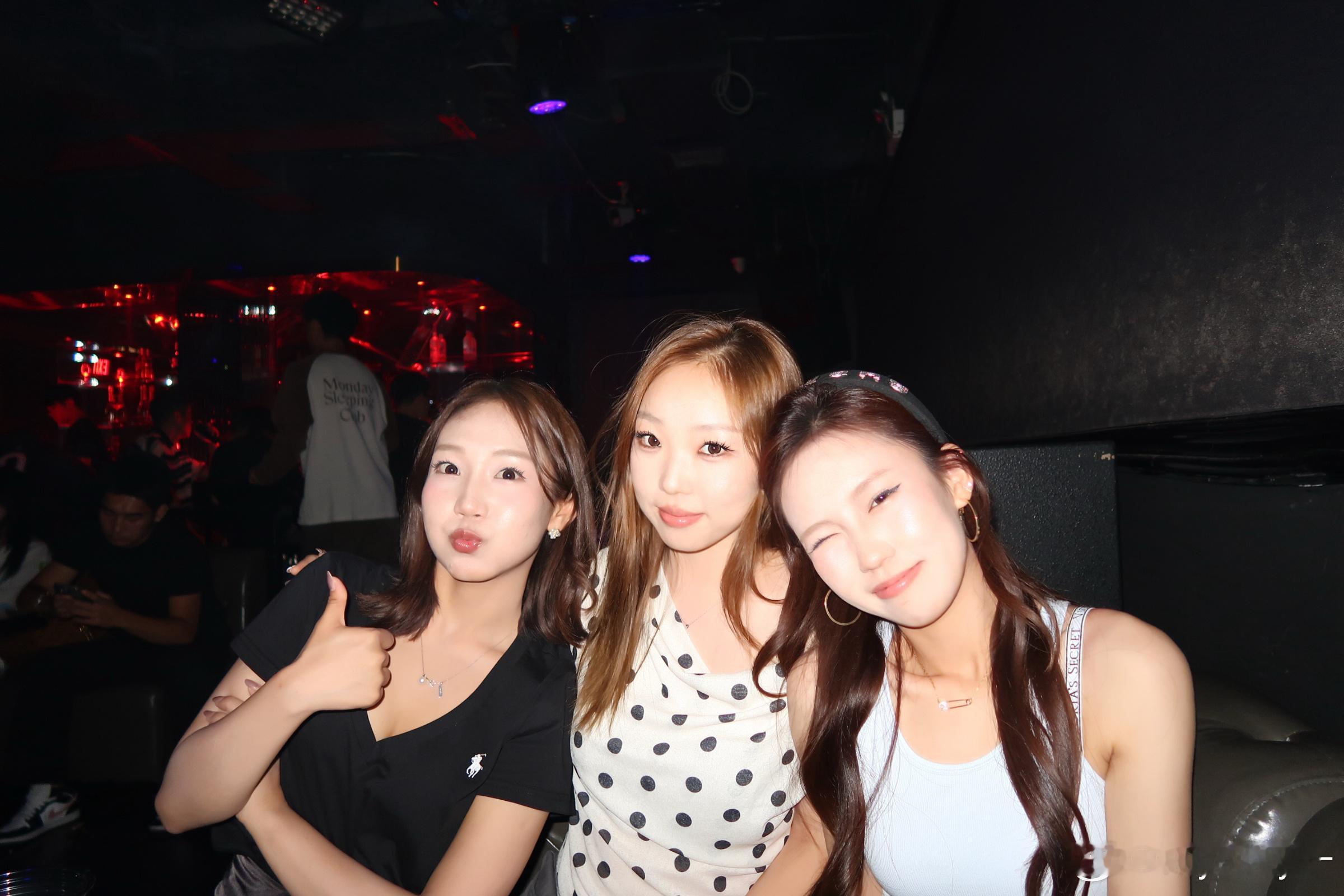 姐妹仨永远18🎲 ​​​