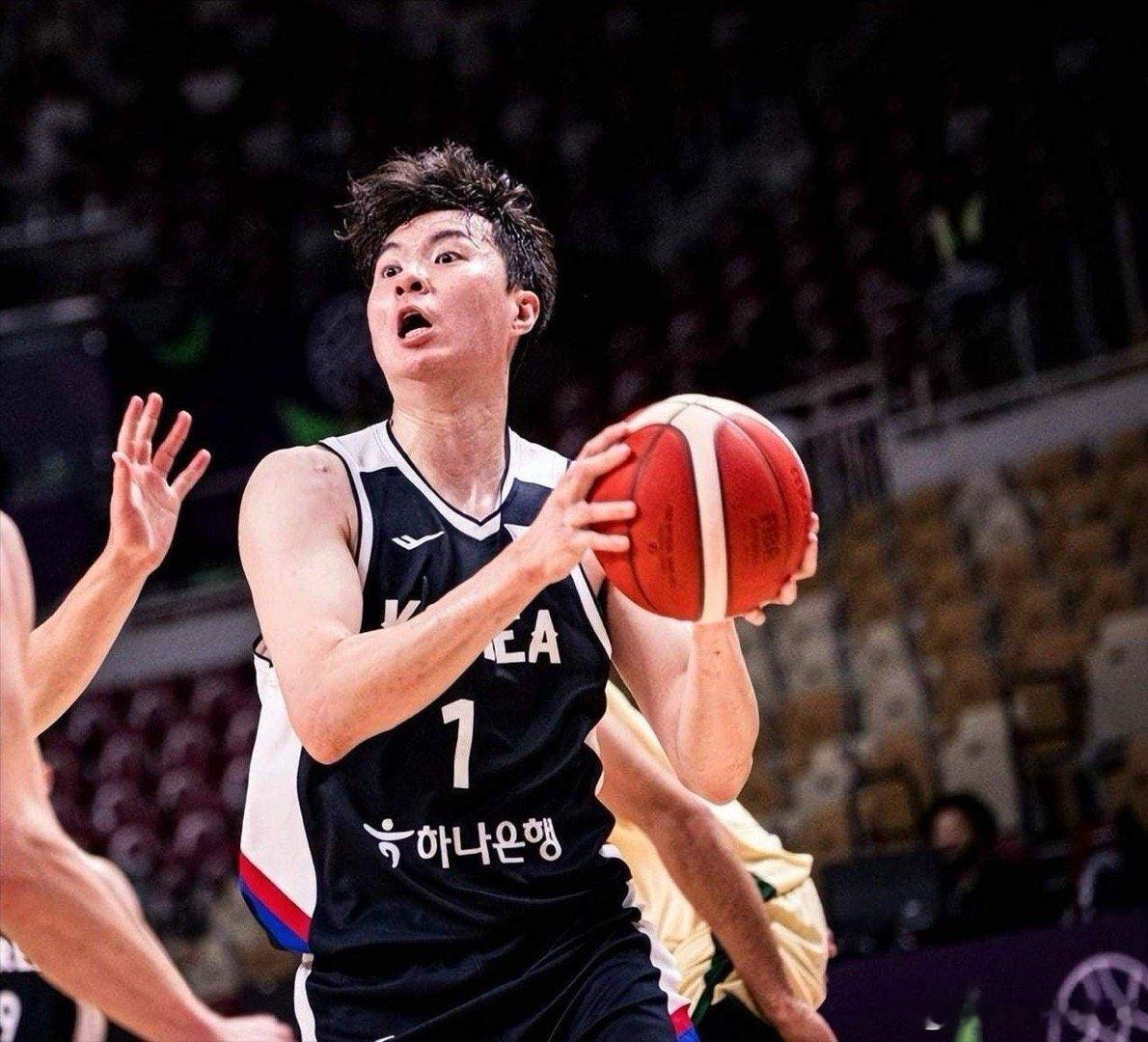 郭士强措手不及！输给韩国男篮后，郭士强表示：因为球员们的执行力不够，没能限制对手