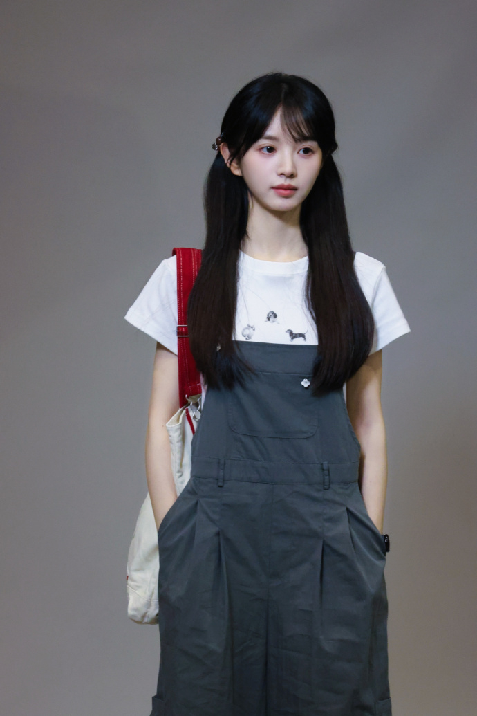 田曦薇林知夏版OOTD，飒！拽！萌！ 