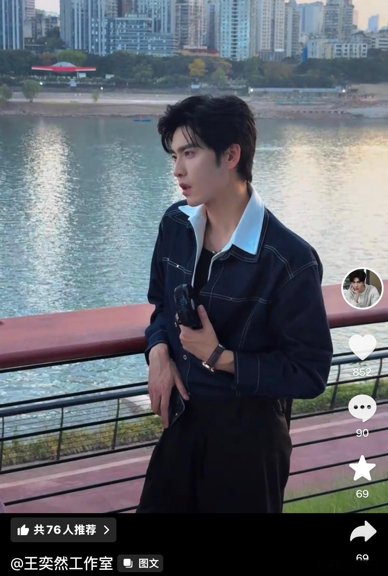 可是。这套衣服的话 勾起了我的回忆。 