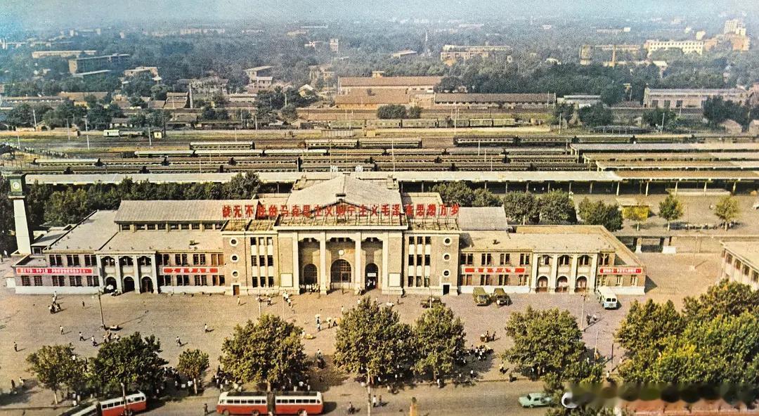 1978年，郑州火车站 