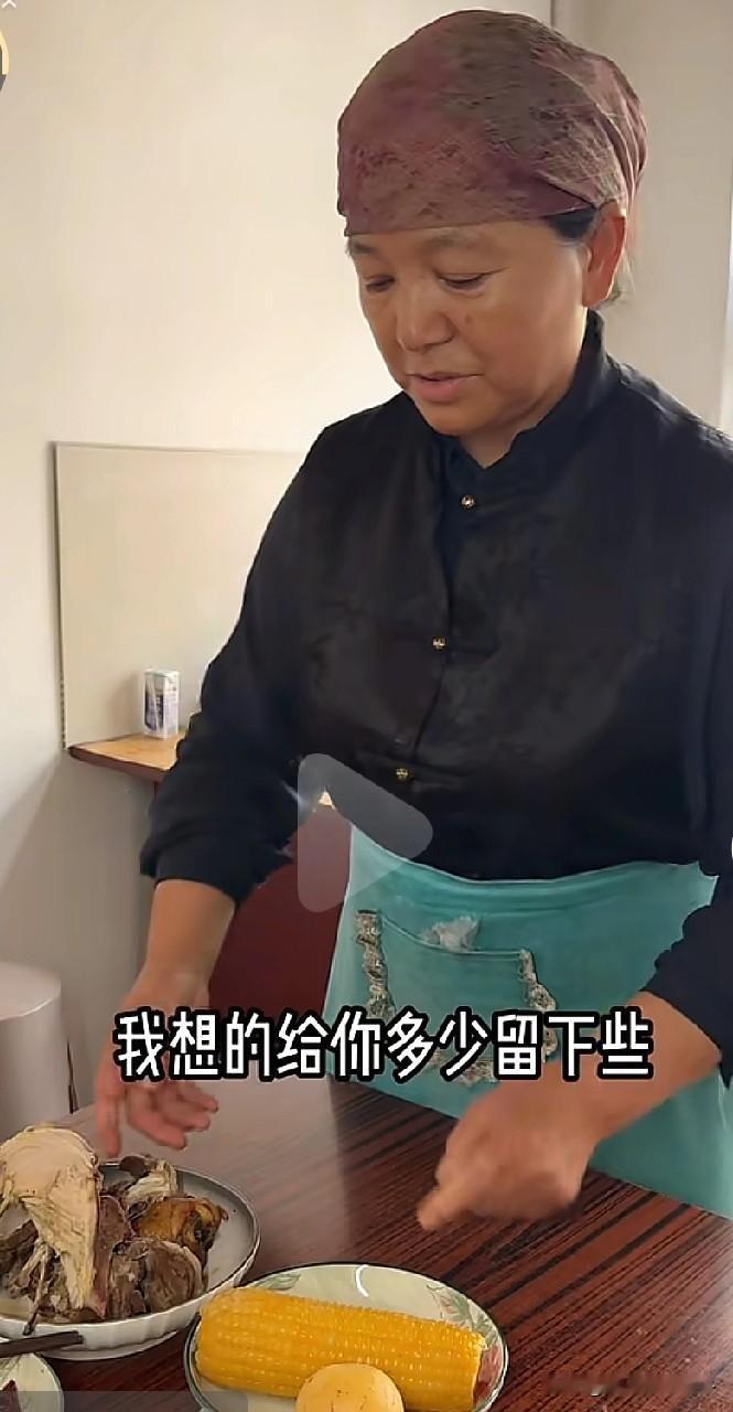 在优福素家看到了岁月静好，家庭和睦的样子真的让人很舒心！真喜欢听优素福爸爸妈妈说