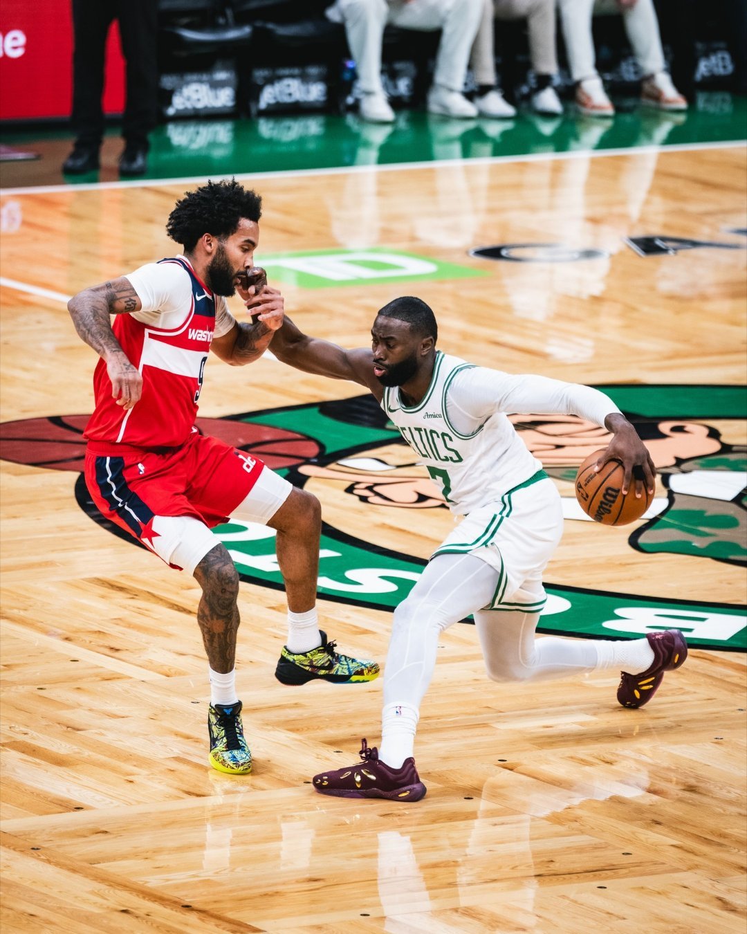 凯尔特人图库 生涯第一次全明星首发，本赛季的杰伦有无机会解锁这一新的成就？！凯尔