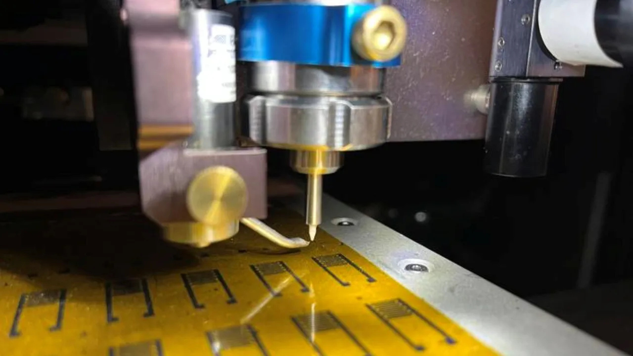 西北大学突破性打印人工神经元，首次实现与活体脑组织直接对话4月22日，Insid