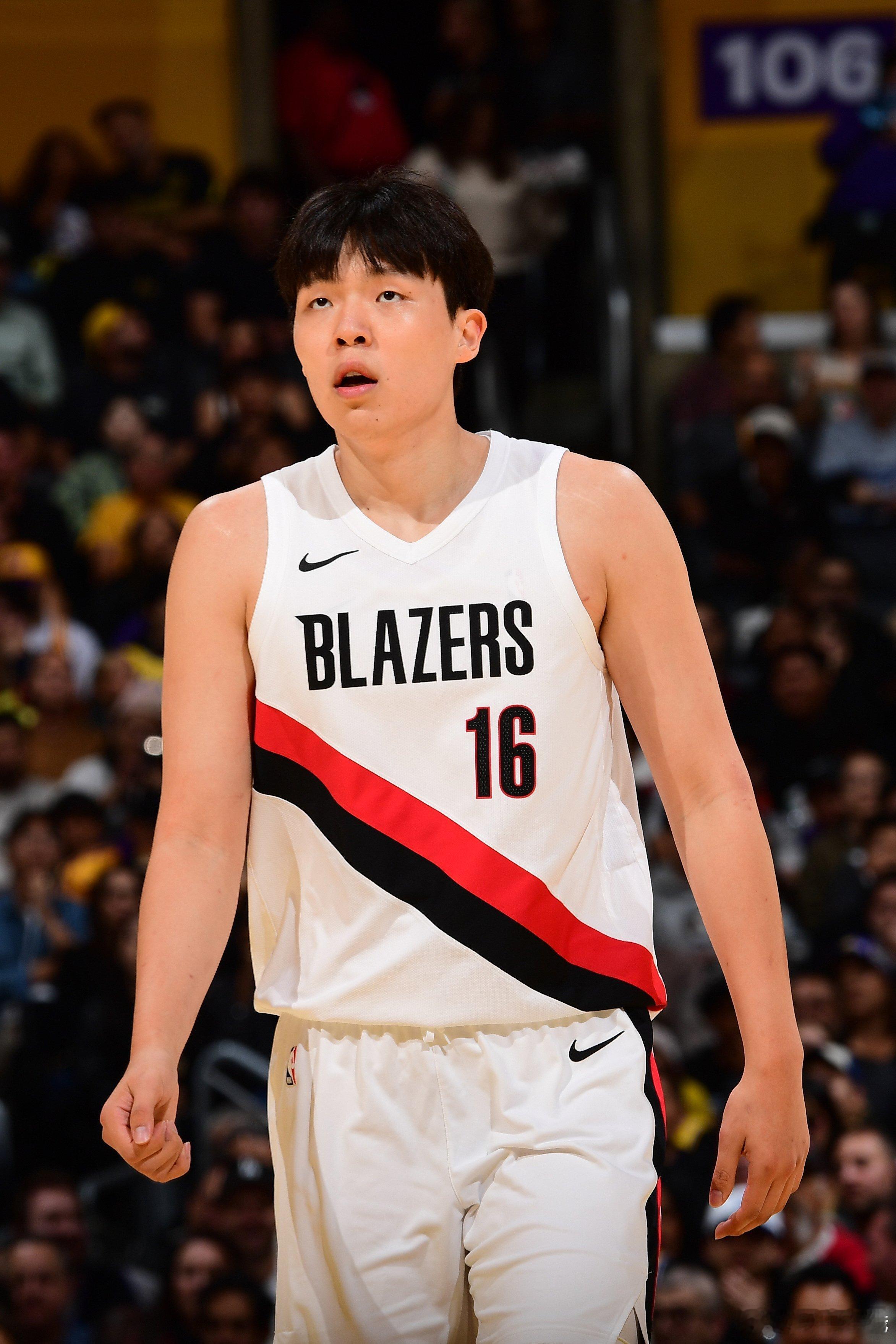 东契奇詹姆斯共同缺席的第二战，开拓者的防守侵略性使得里夫斯出现了8次失误，但里夫