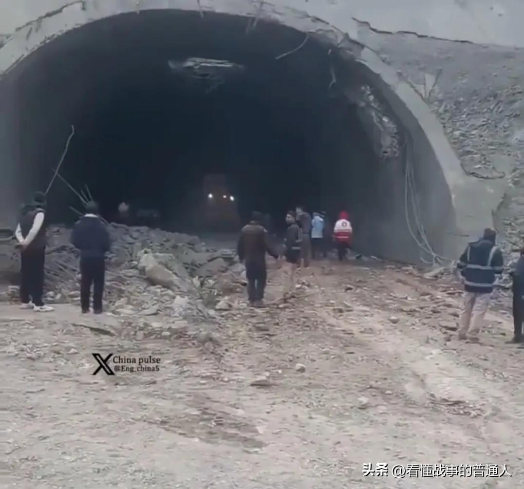 哈梅内伊在办公室被炸死，伊朗开局输得一塌糊涂——四个月后，特拉维夫最忙的路口炸了