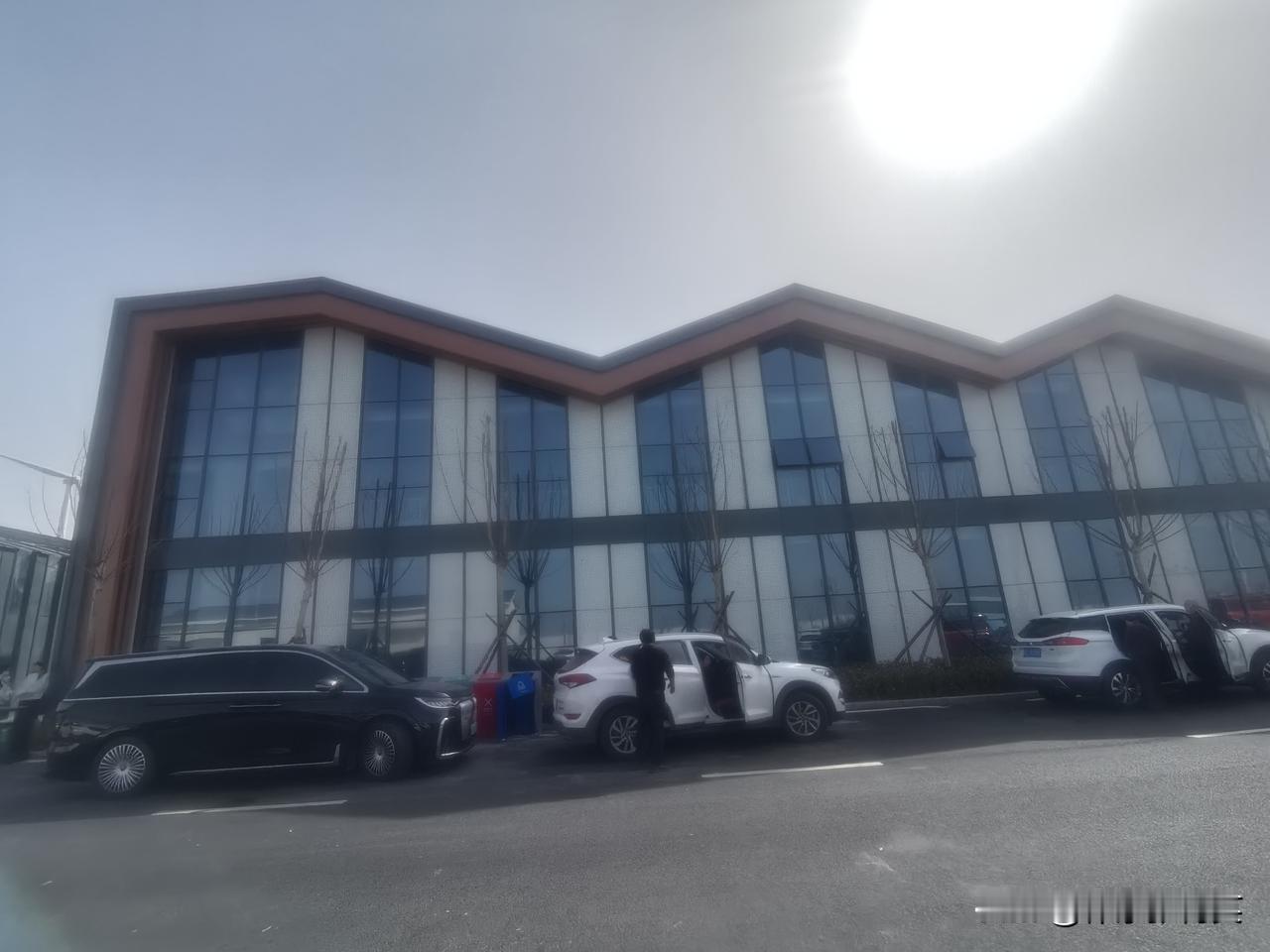 一直习惯着，让那些灵动感恩的文字，诠释着我内心的世界，每段文字的背后，都有一个故