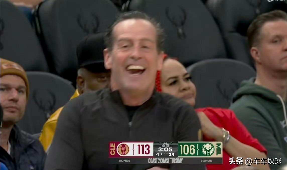 这球吹哈登进攻犯规，阿特金森都看笑了 ​​​

阿特金森：这球为什么是进攻犯规？