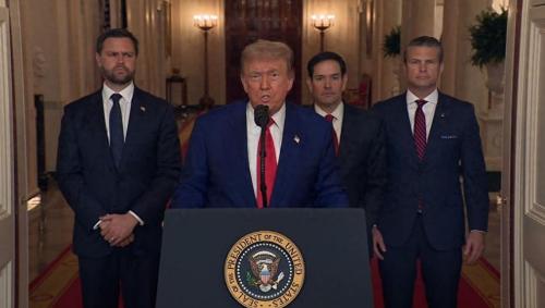 白宫这次终于还是认怂了！就在全美陷入一片混乱之际，特朗普突然签下了一道命令，主动